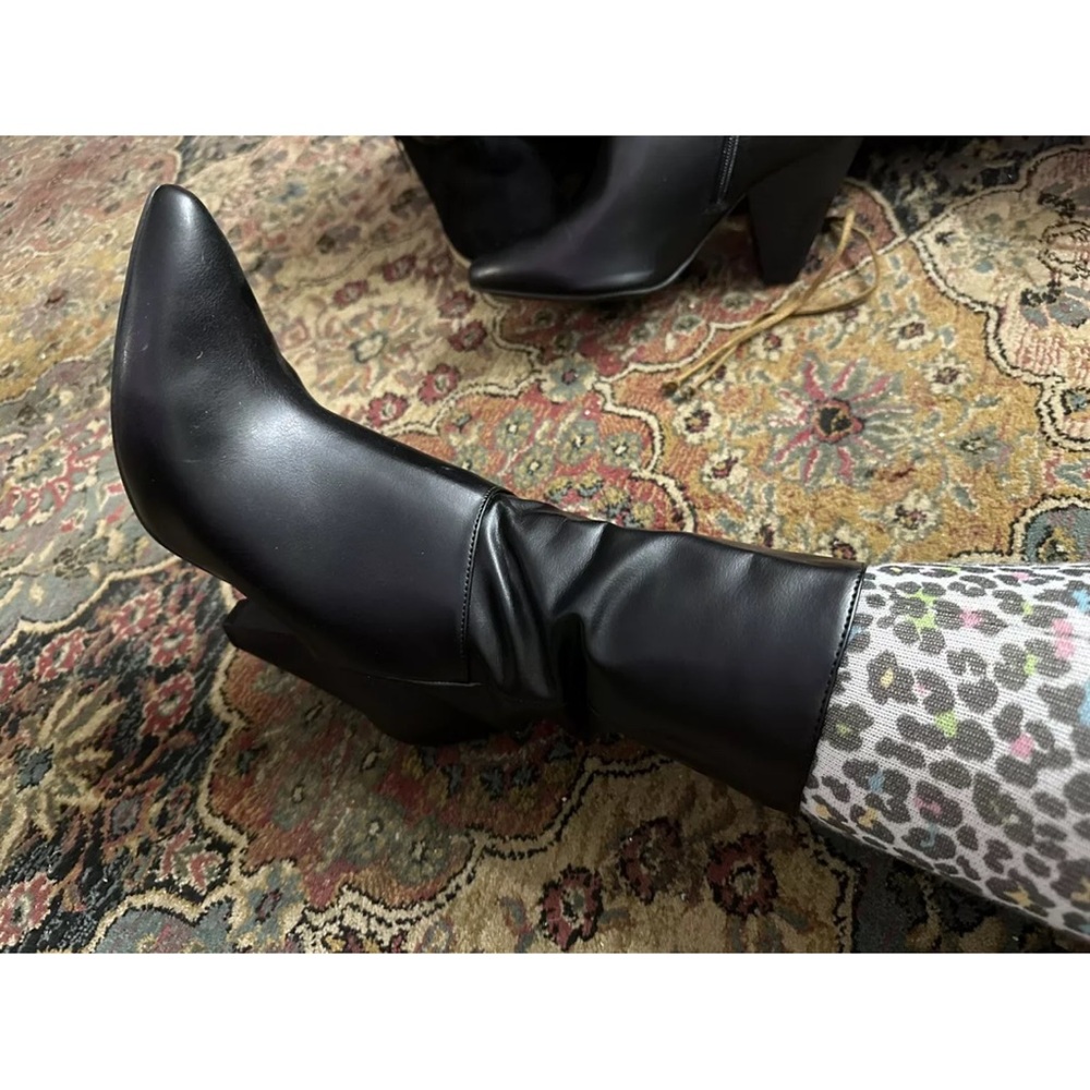 Black Heeled Boots with High Heel and Pointed Toe size 9 - Picture 3 of 9